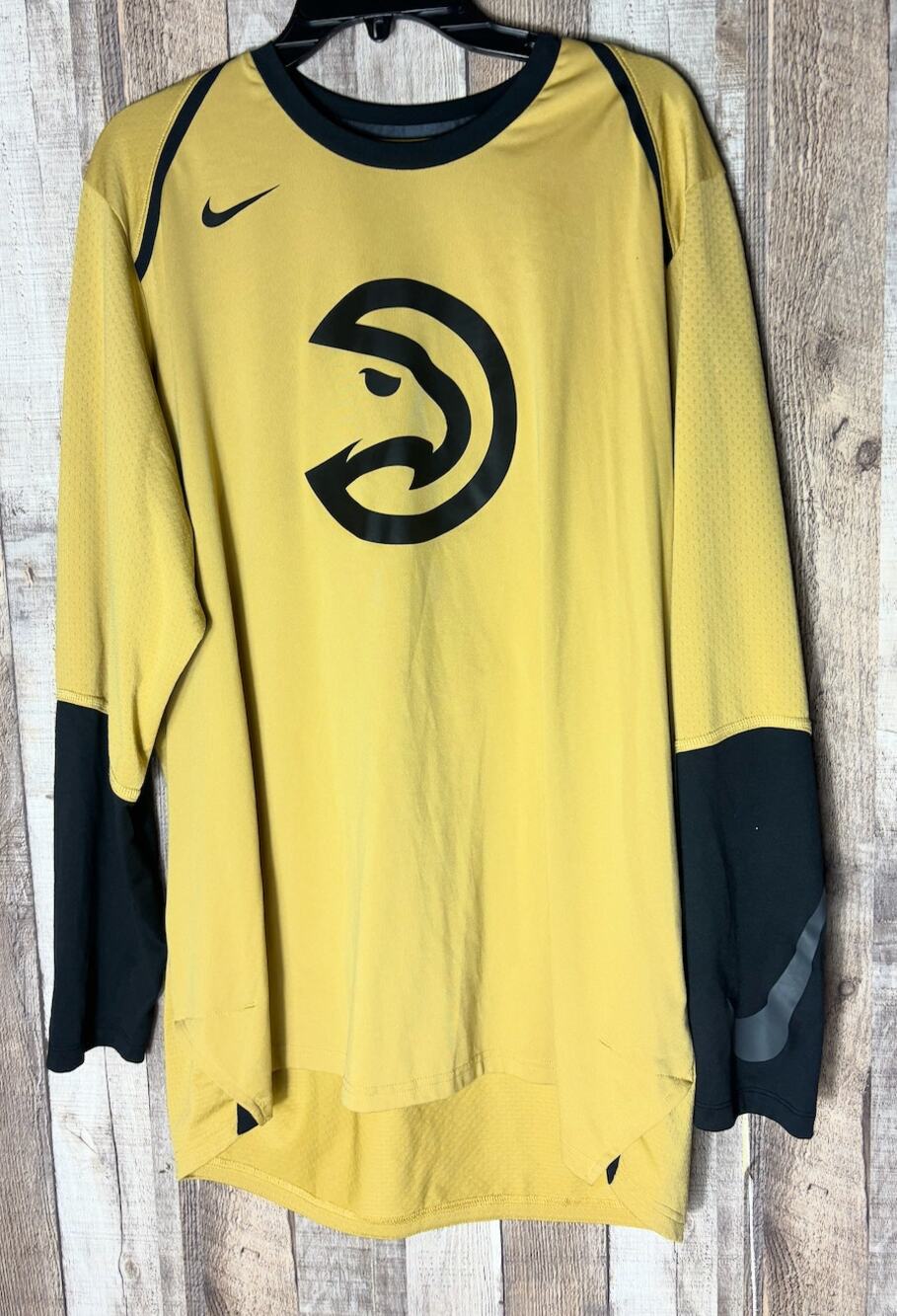Nike Atlanta Hawks NBA Dri-FIT Long Sleeve Shooting Shirt, Gold/Black, Size XL